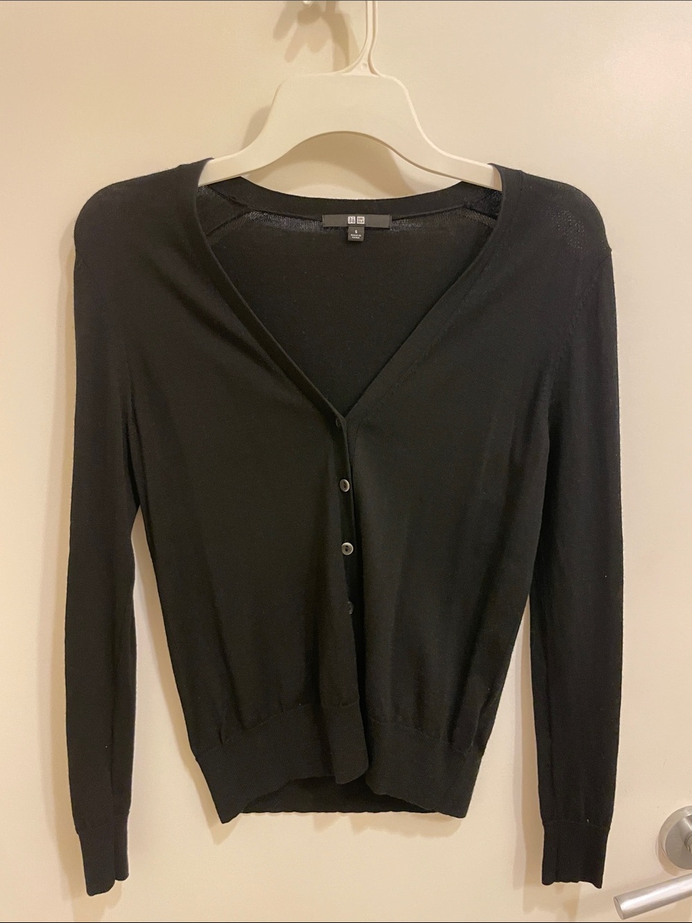 UNIQLO Merino Wool Women's Black V-Neck Slim Button Cardigan